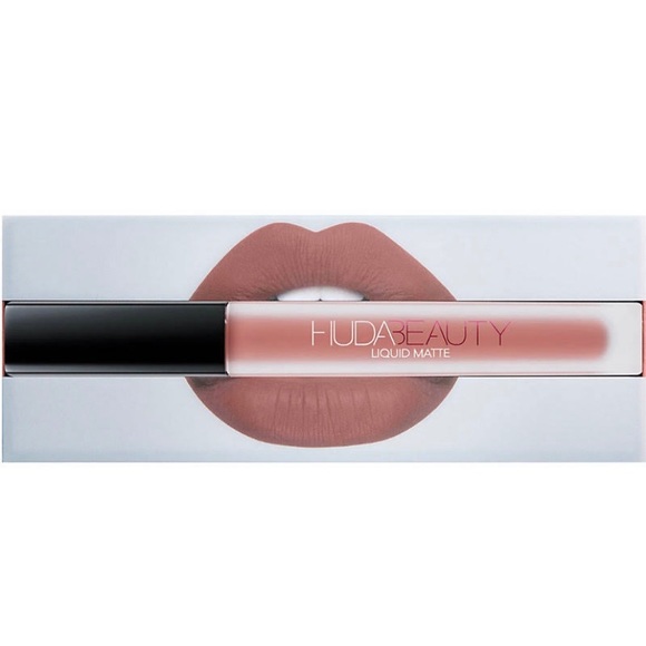 Makeup Bundle - Picture 10 of 10